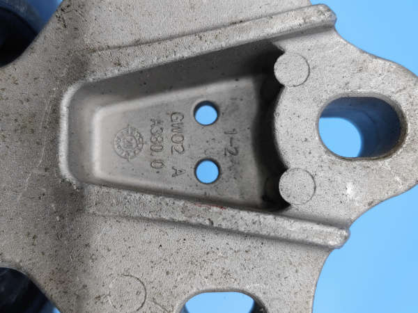 Опора двигателя левая Haval Jolion 1001100XGW02A