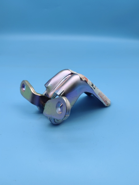 Петля двери передней правой верхняя Haval F7X 6106200XKR02A