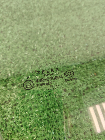 Стекло двери передней правой Zeekr 001 6600200781