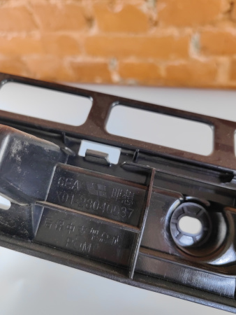 Кронштейн бамера задний средний LiXiang L9