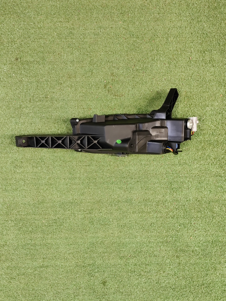 ПТФ правая Lexus NX 8121078020