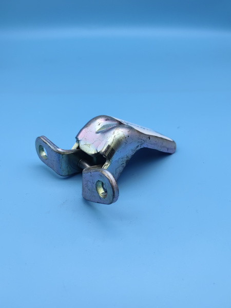 Петля двери передней правой верхняя Geely Coolray 5075036700