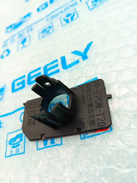 Кронштейн парктроника задний Geely Monjaro