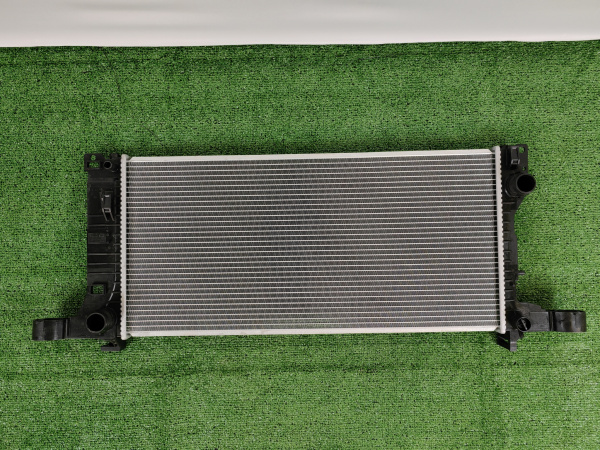 Радиатор охлаждения Geely Monjaro 2069031600