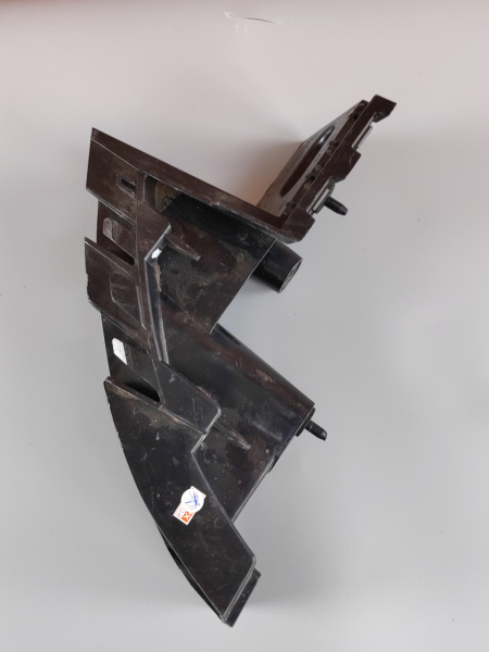 Кронштейн бамера задний Li L9