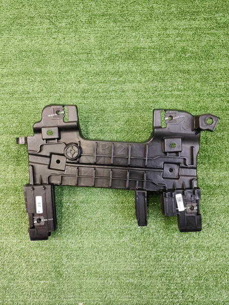 Кронштейн решетки радиатора правый Haval Jolion рестайлинг 5509103XST13A