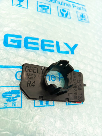 Кронштейн парктроника задний Geely Monjaro