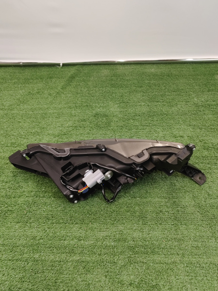 ПТФ правая Lexus RX 8121048060