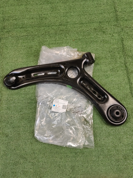 Рычаг передний нижний левый Geely Coolray 4017032700