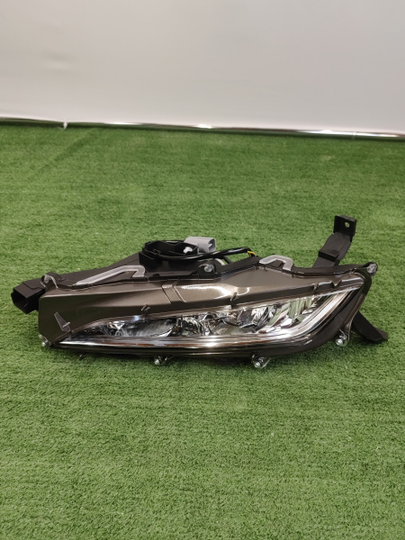 ПТФ левая Lexus RX 8122048060