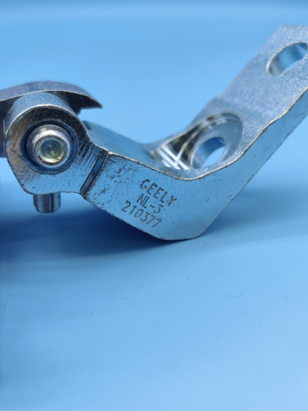 Петля двери передней правой верхняя Geely Atlas Pro 5075004800