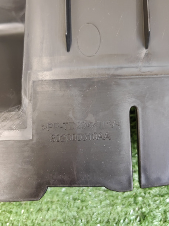 Дефлектор радиатора правый Exeed VX 302000310AA