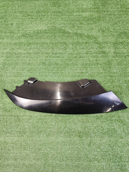 Накладка правой фары Exeed LX 602001855AADQJ