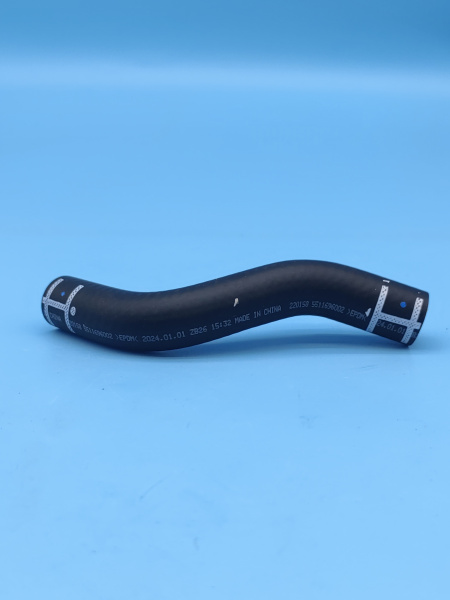 Патрубок картерных газов Geely Coolray 1056034700