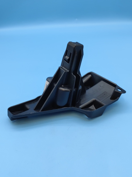 Кронштейн переднего бампера центральный левый Geely Atlas рестайлинг 6010217100