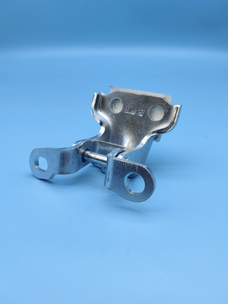 Петля двери передней левой нижняя Geely Coolray 5075036800