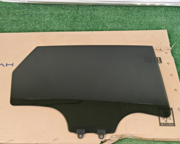 Стекло задней двери правое Voyah Free 620302001