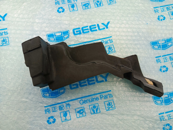 Наполнитель переднего крыла Л Geely Monjaro