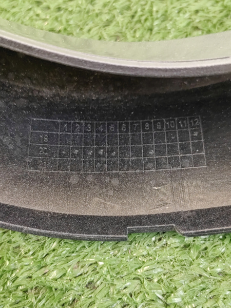 Молдинг передний левый серебристый Chery Tiggo 7 Pro 602000946AAAKR