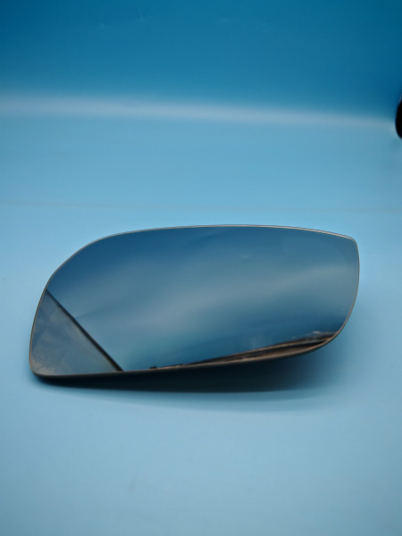 Зеркальный элемент правый Geely Coolray