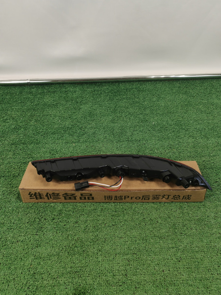 ПТФ задняя левая Geely Atlas Pro 7054016800