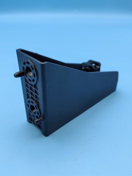 Кронштейн фары передней правой Geely Atlas рестайлинг 7051051400