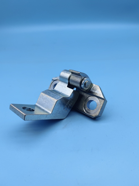 Петля двери передней правой нижняя Geely Atlas Pro 5075004600