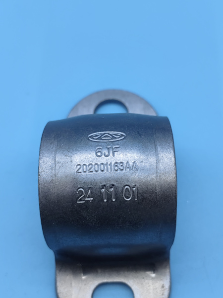 Скоба втулки стабилизатора заднего правая Exeed RX 202001163AA