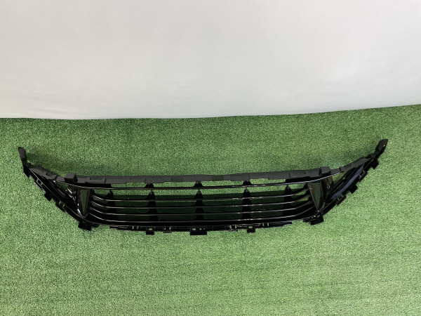 Решетка переднего бампера Geely Coolray 6010082700