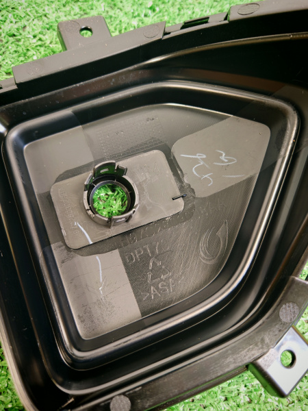 Решетка переднего бампера Voyah Free 280304010