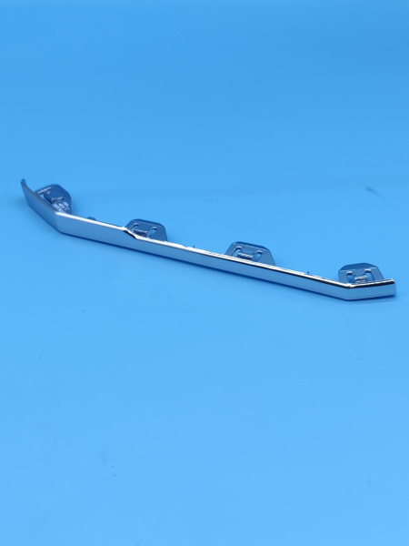 Полоска передней ПТФ правая нижняя Gac GS8 7105132DRS0000L2Z