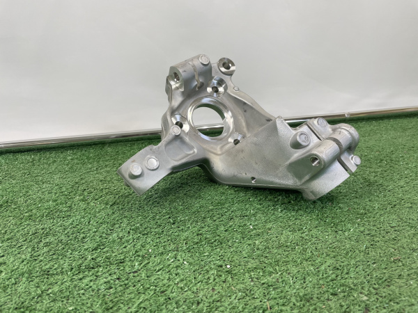 Кулак поворотный правый Geely Monjaro 4048088100