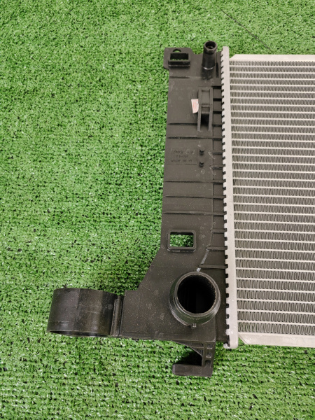 Радиатор охлаждения Geely Monjaro 2069031600