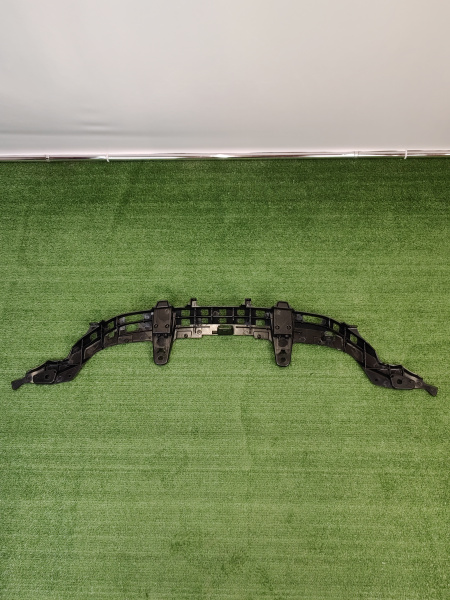 Кронштейн переднего бампера центральный Lexus ES 5311433050