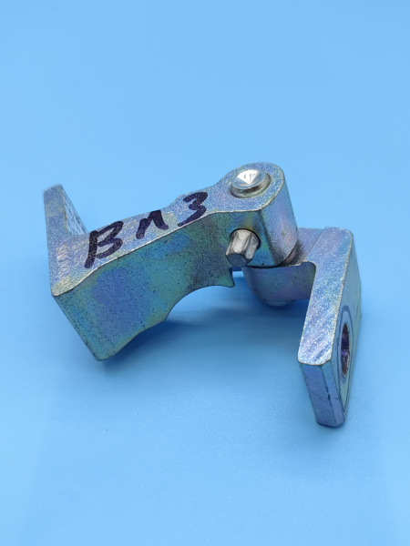 Петля двери задней левой нижняя Changan Uni-K CD569F2701030501