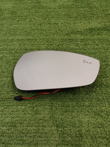Зеркальный элемент левый Chery Arrizo 8 601000870AAN