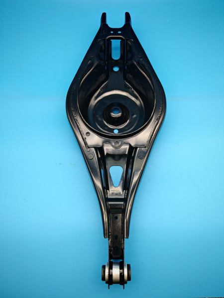 Рычаг задний нижний поперечный левый Geely Monjaro 4086053900