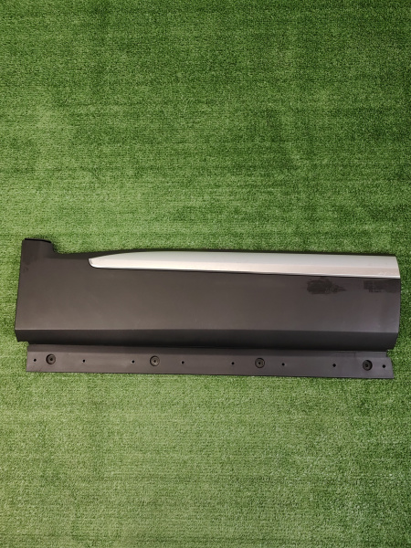 Накладка двери задней правой Geely Tugella 5081058900