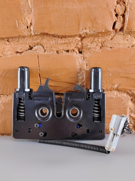 Замок капота Zeekr 001 6600142099